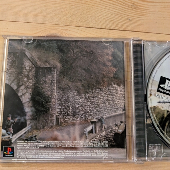 Medal of Honor: Underground for PlayStation Used - - Picture 5 of 7